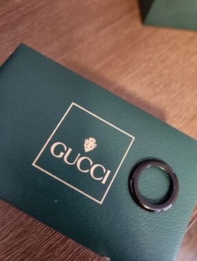 Gucci Bezel Black